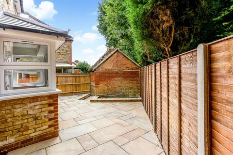 86 Beech Hill Road, Ascot, SL5 0BW