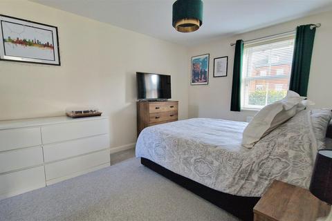 14 Chislehurst Place, Great Denham, Bedford, MK40 4TT