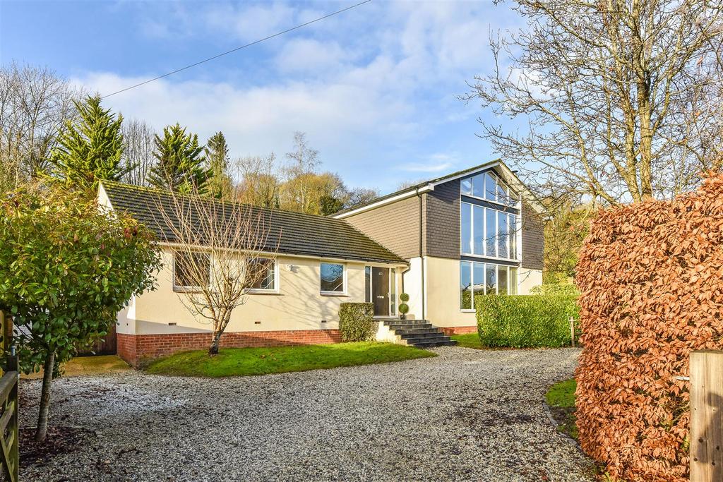 Horndean, Hampshire 6 bed detached house for sale £950,000