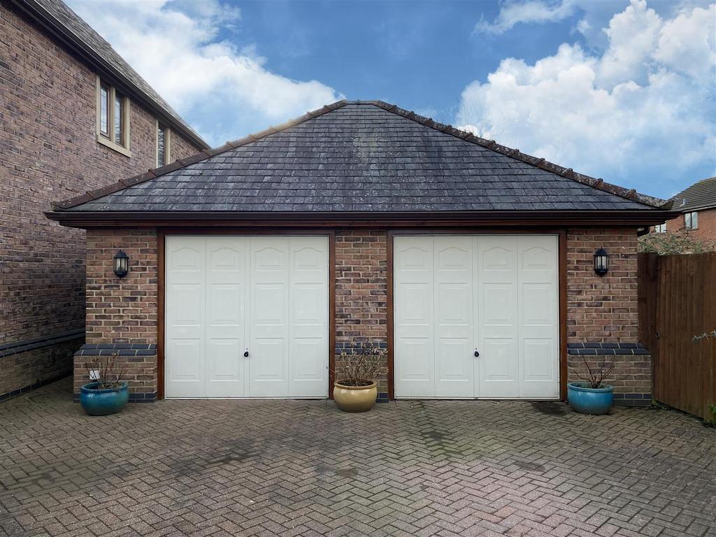 Garage.jpg