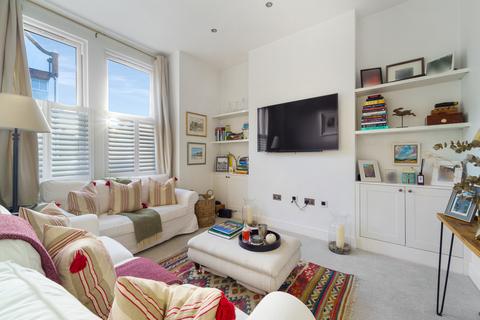 2 bedroom house to rent, Stella Road, SW17