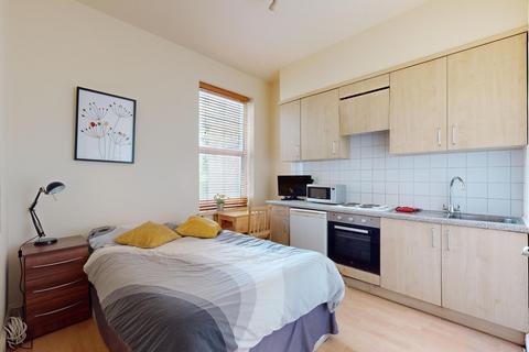 Flat share to rent, Portnall Road