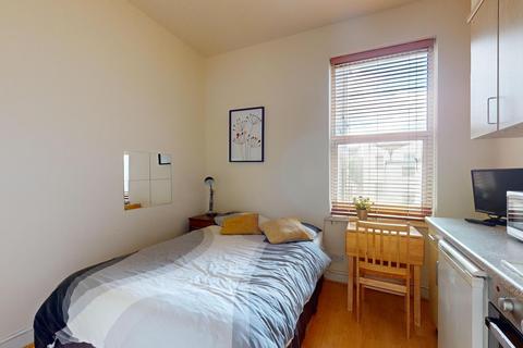 Flat share to rent, Portnall Road