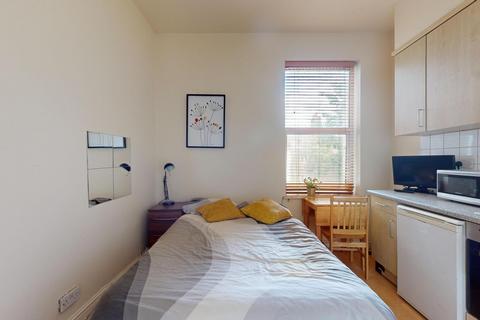 Flat share to rent, Portnall Road