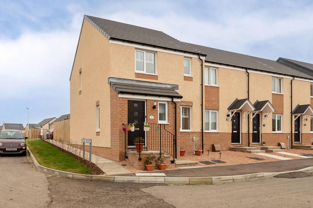 1 Iain Peter Place, Newport on Tay... 3 bed semidetached villa for sale £200,000