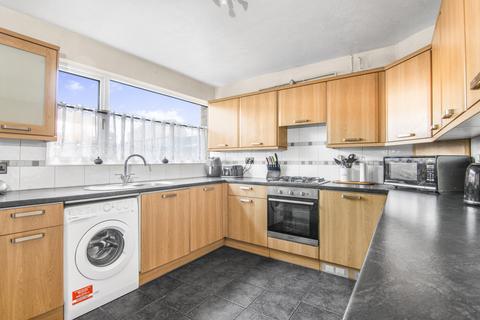 14 The Poplars, Abridge, Romford, RM4 1BB