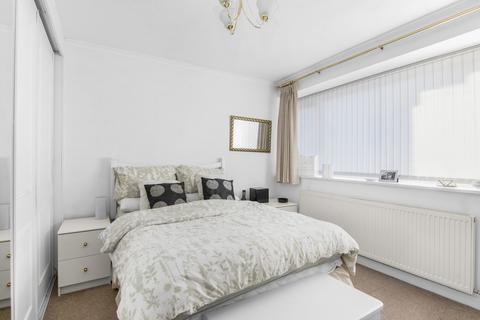 14 The Poplars, Abridge, Romford, RM4 1BB