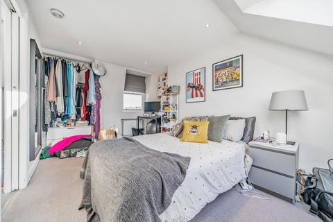 1 Brightwell Crescent, London, SW17 9AD