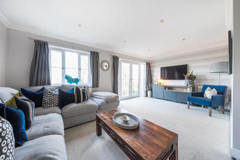 102 High View Road, Guildford, GU2 7RY