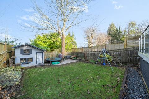 102 High View Road, Guildford, GU2 7RY