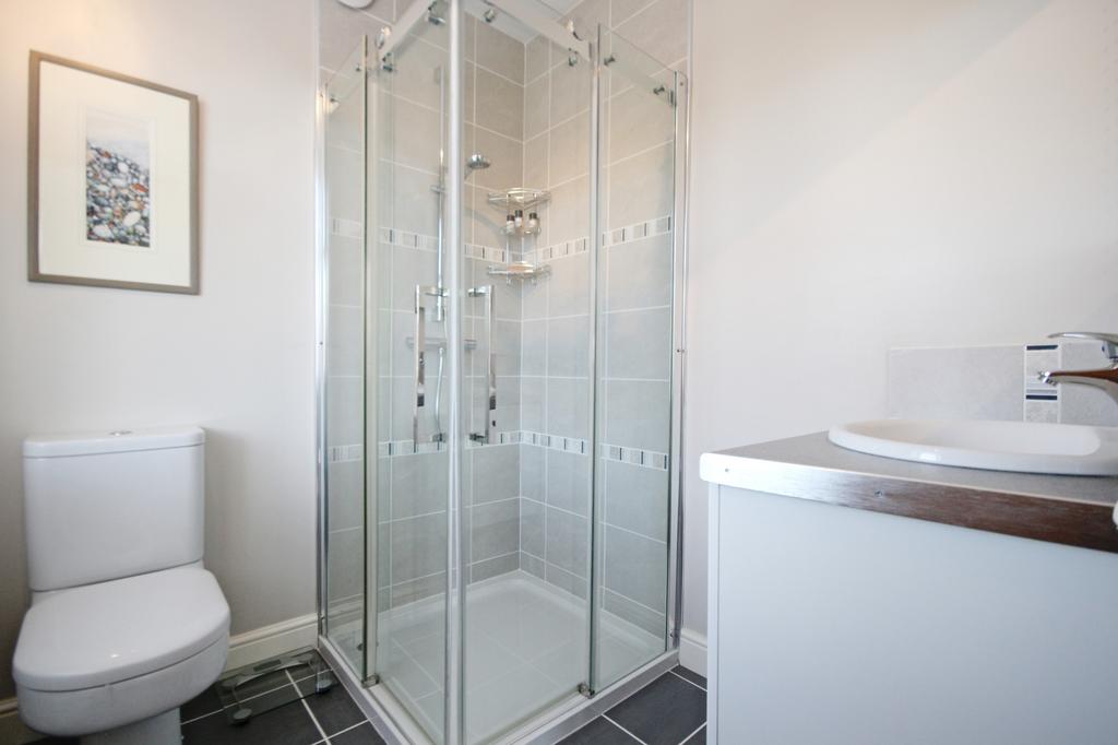 Bedroom 2 Ensuite