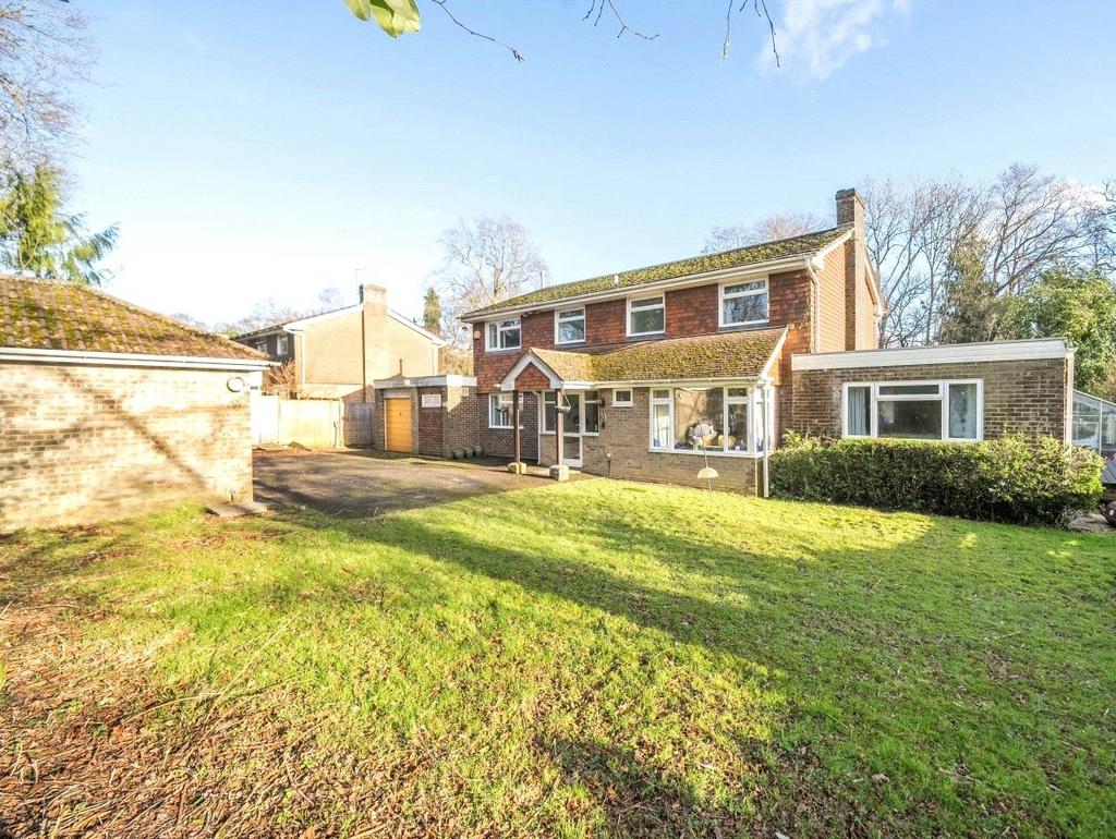 Otterbourne Road, Shawford, Winchester, SO21 4 bed detached house for