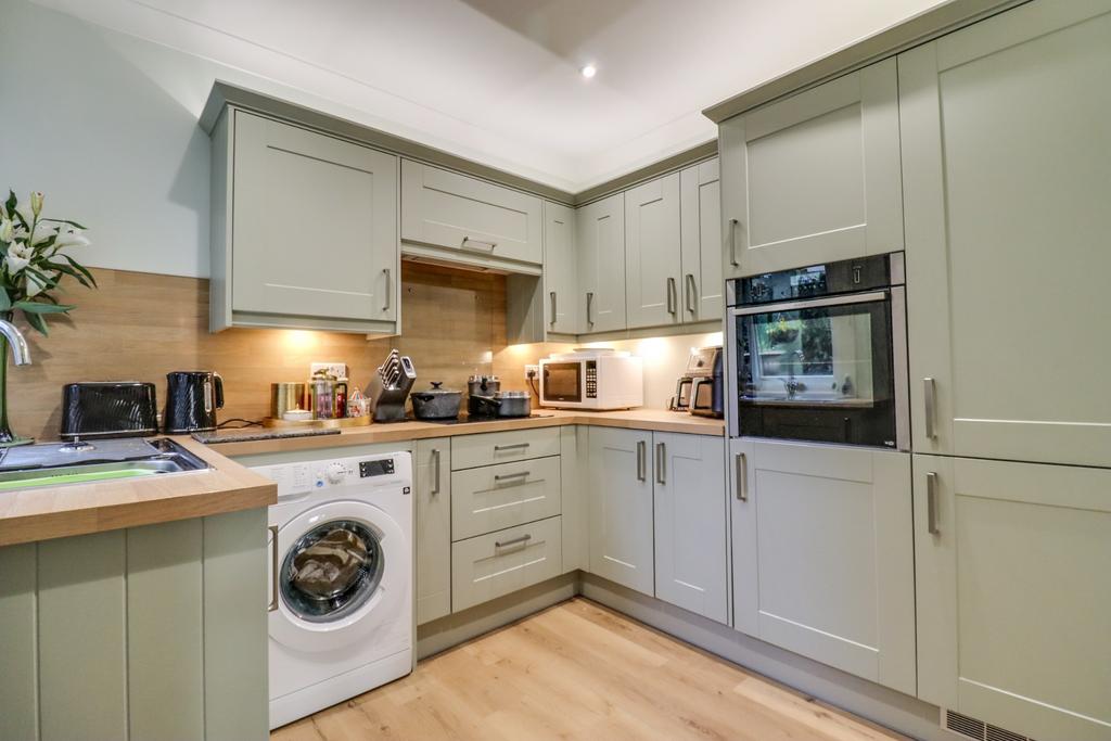 Portsmouth Road, Woolston - View 2