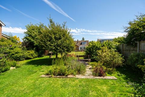 2 Apple Grove, Bognor Regis, PO21 4NB