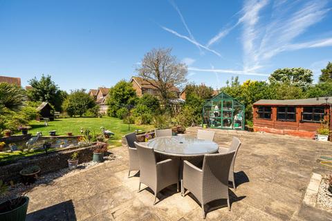 2 Apple Grove, Bognor Regis, PO21 4NB
