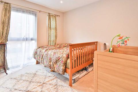 1 bedroom flat for sale, Coombe Road, New Malden