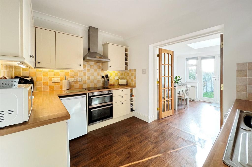 Arundel Road, Poling, Arundel, West Sussex 3 bed terraced house for sale £335,000