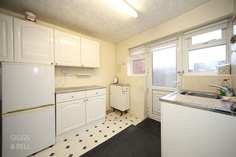 24 Holtsmere Close, Luton, LU2 9JW