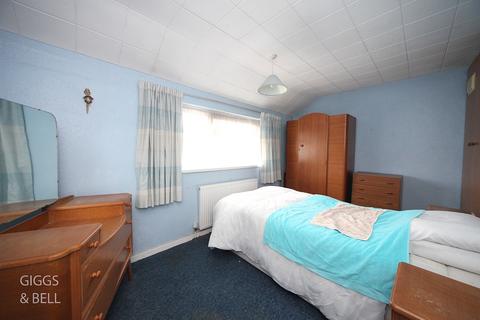 24 Holtsmere Close, Luton, LU2 9JW