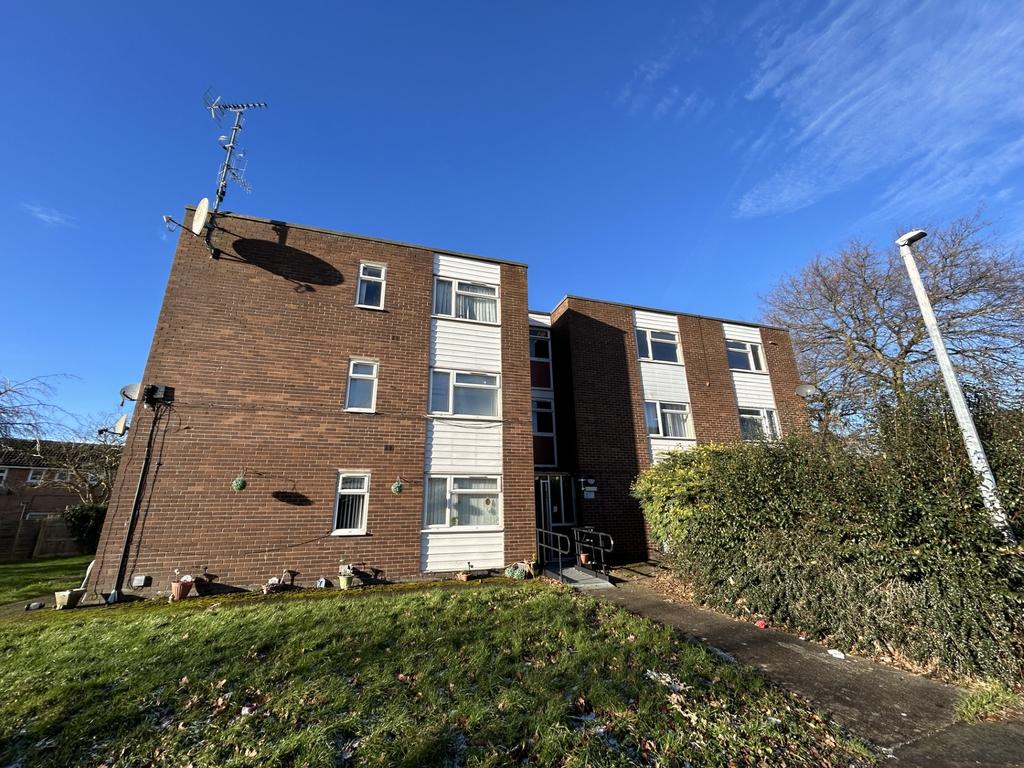 Overton Way, Acton, Wrexham, LL12 2 bed flat for sale £75,000