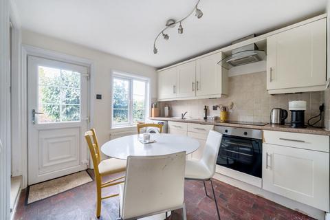 40 Lower Street, Haslemere, GU27 2NX
