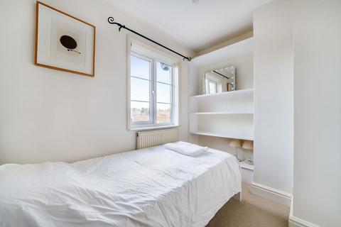 40 Lower Street, Haslemere, GU27 2NX
