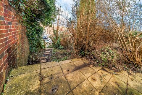 40 Lower Street, Haslemere, GU27 2NX