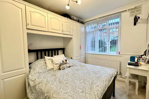 37 Bedale Road, Romford, RM3 9TU