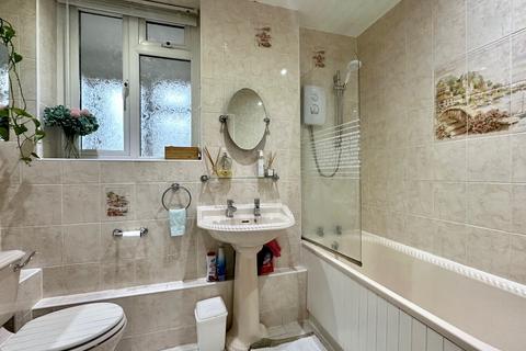 37 Bedale Road, Romford, RM3 9TU