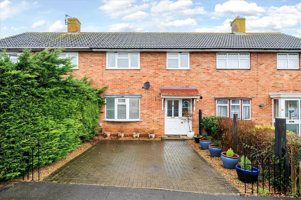Paddock Road, Basingstoke 3 bed terraced house for sale £325,000
