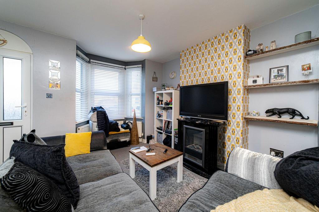 Heathfield Avenue, Dover, CT16 4 bed terraced house for sale £240,000