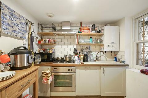 B, 219 Tufnell Park Road, London, N19 5EP