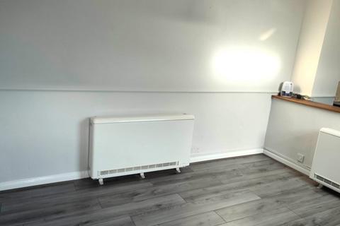 Studio to rent, 21 Hartington Road Stockton