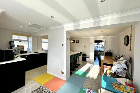21 Cardigan Close, Tonteg, Pontypridd, CF38 1LB