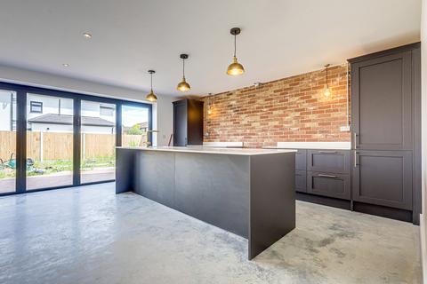 24 Albion Road, Benfleet, SS7 5PU