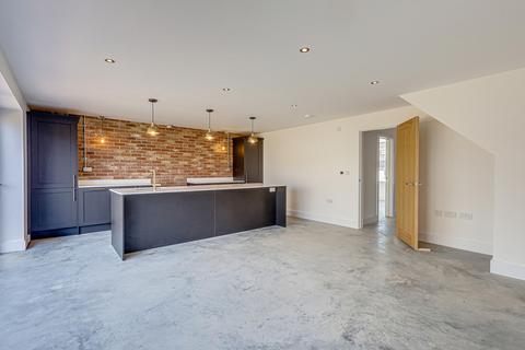 24 Albion Road, Benfleet, SS7 5PU