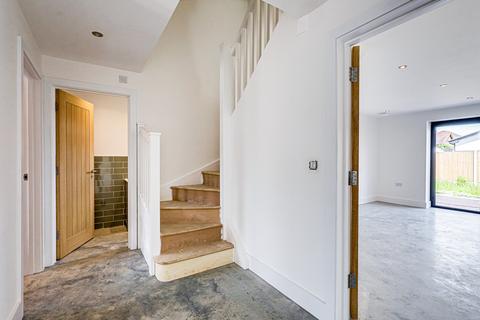 24 Albion Road, Benfleet, SS7 5PU