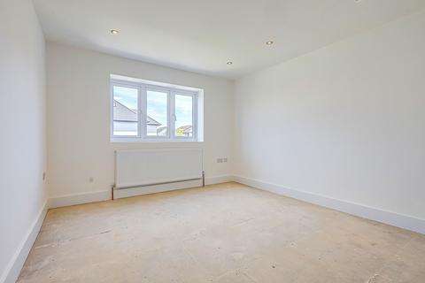 24 Albion Road, Benfleet, SS7 5PU