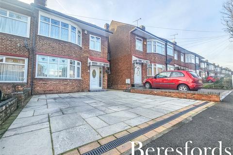 4 bedroom end of terrace house for sale, Halidon Rise, Romford, RM3