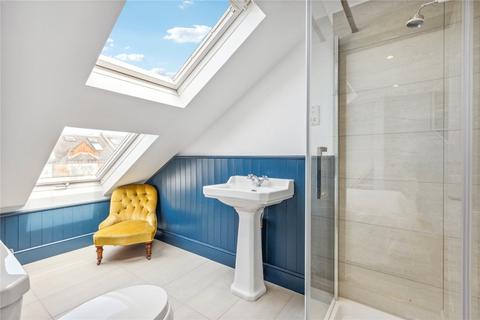 25 Bassingham Road, Earlsfield, London, SW18 3AF