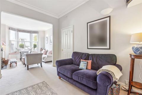 25 Bassingham Road, Earlsfield, London, SW18 3AF