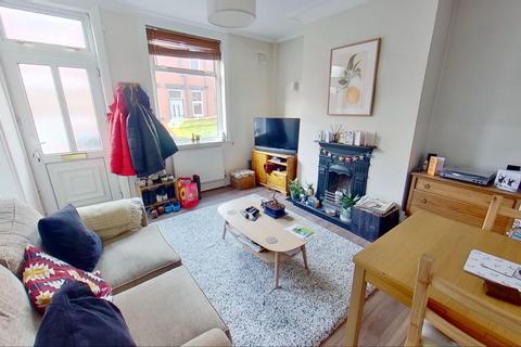 2 bedroom house to rent, Vicarage Avenue, Kirkstall, Leeds