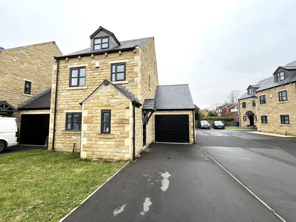 Cherry Tree Grove, Royston 4 bed detached house £300,000