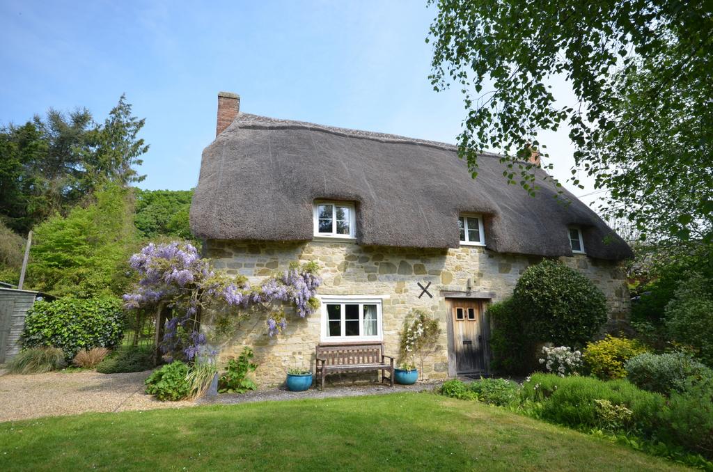 Sandhills Road, Dinton, Salisbury... 3 bed detached house for sale £