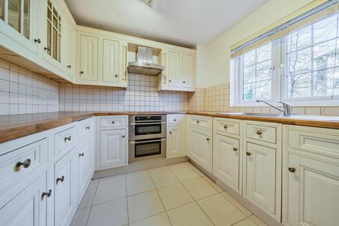 2 bedroom flat for sale, Selhurst Close, Southfields