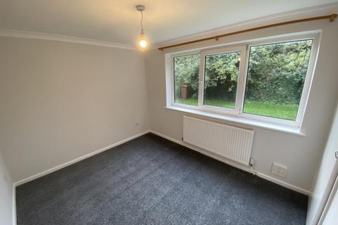 3 bedroom bungalow to rent, Caudle Avenue, Lakenheath, Suffolk, IP27