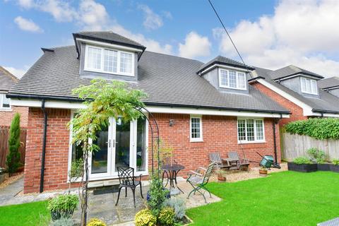 3 bedroom chalet for sale, Orchard Way, Fontwell, Arundel, West Sussex