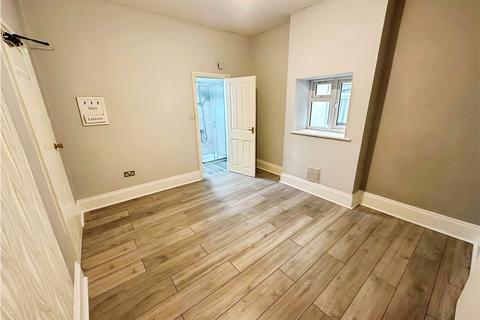 1 bedroom in a house share to rent, Maybury Road, Woking, Surrey, GU21
