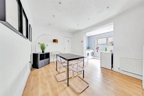 1 bedroom in a house share to rent, Maybury Road, Woking, Surrey, GU21