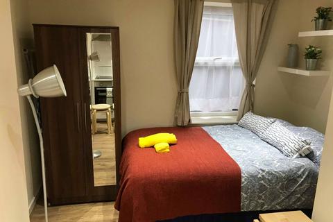 1 bedroom property to rent, High Road, London, NW10